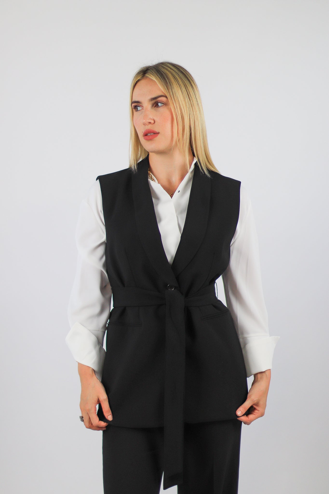 Gilet En Noire avec col