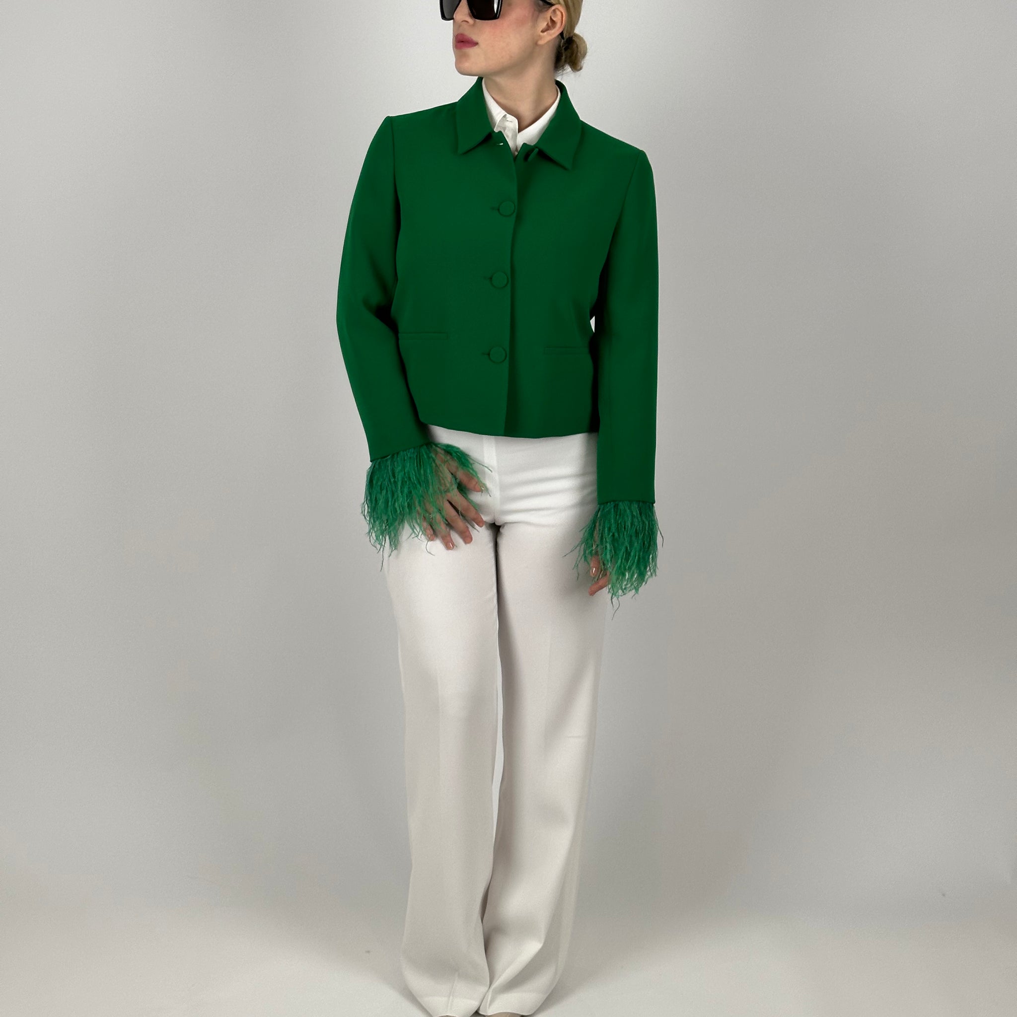 Veste Verte élégante avec détails en plumes Vertes - Look chic et moderne